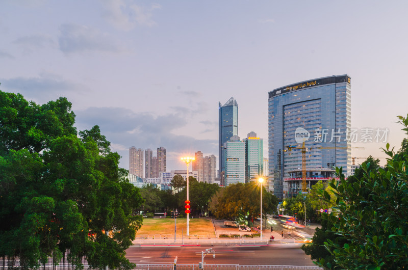 中国福建省福州市五一广场前城市夜景