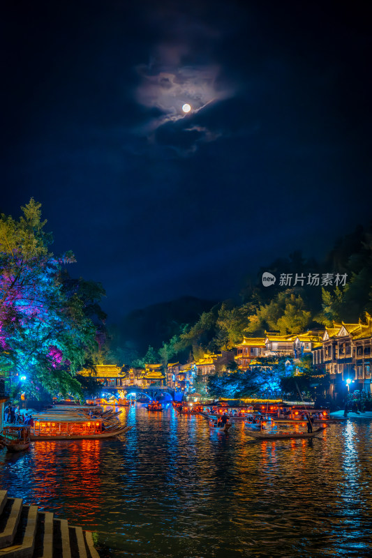 湖南湘西凤凰古城夜景