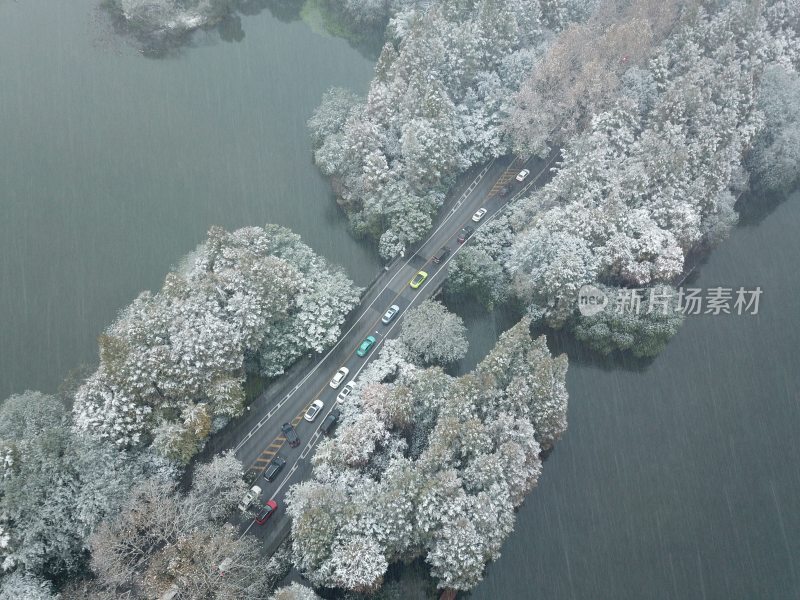 江南的第一场雪，摄于西湖杨公堤