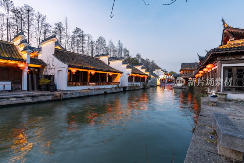 南京白鹭洲秦淮河傍晚夜景