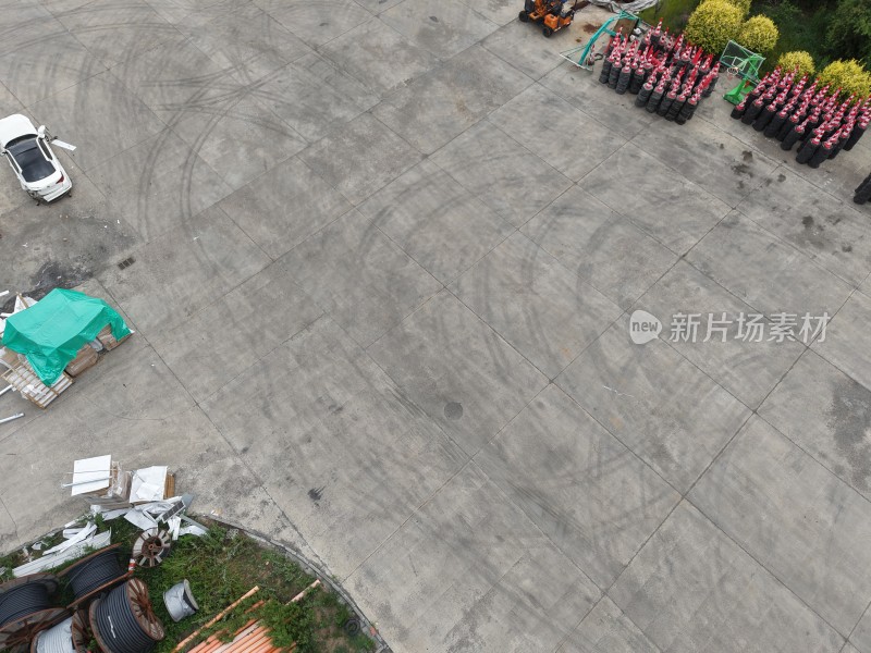 太阳能板及线缆堆放场地俯瞰