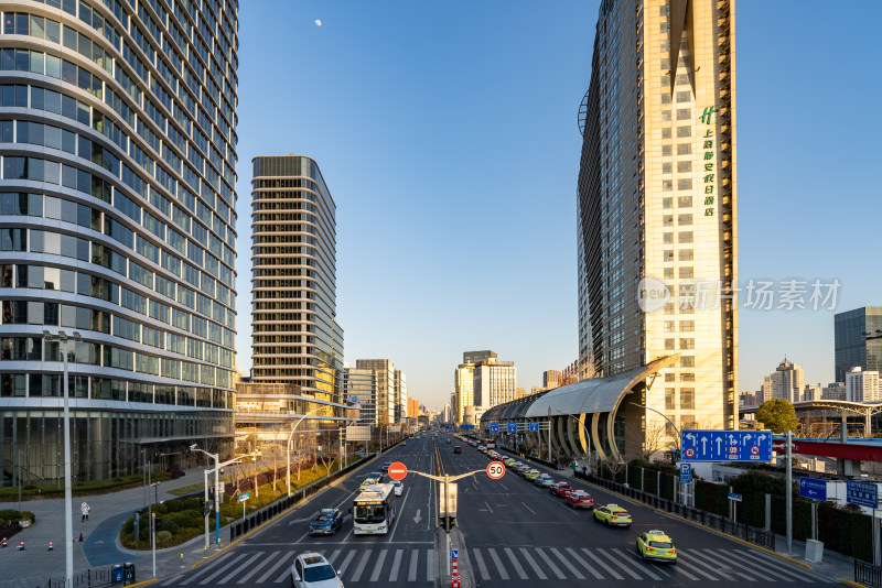 上海独特造型绿植覆盖的城市建筑