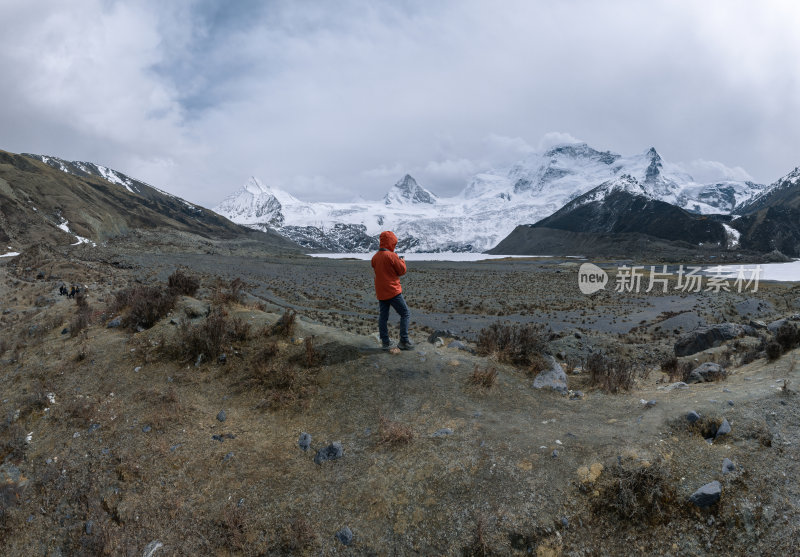 西藏那曲比如萨普神山圣山圣湖冰川航拍