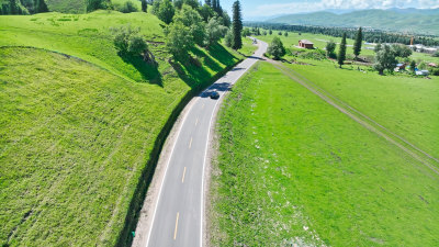 新疆伊犁那拉提草原公路航拍