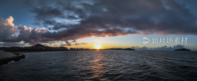 万宁神州半岛灯塔海岸线日出朝霞航拍全景