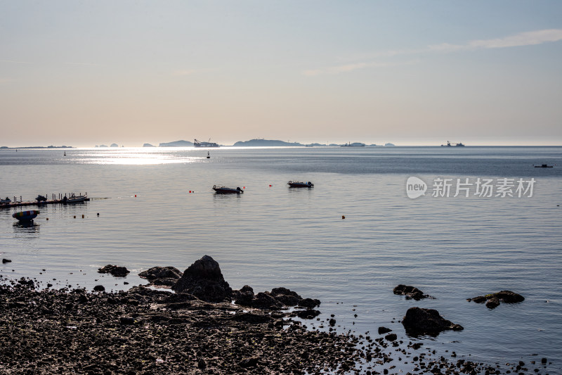 山东烟台山景区海滨风光码头建筑