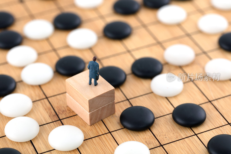 商人迷茫围棋棋局如同商业竞争