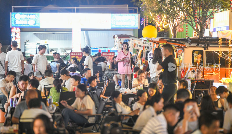 城市夜晚夜市美食烧烤