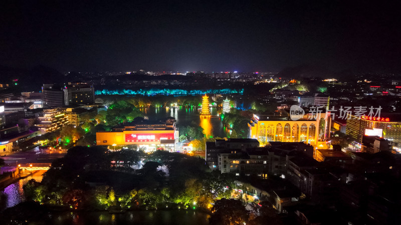 桂林两江四湖夜景日月双塔航拍图