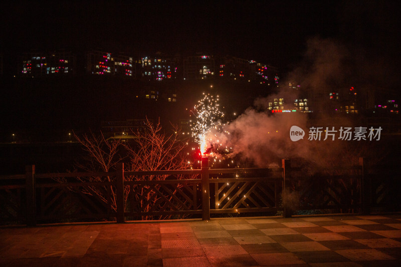 新年绽放的烟花