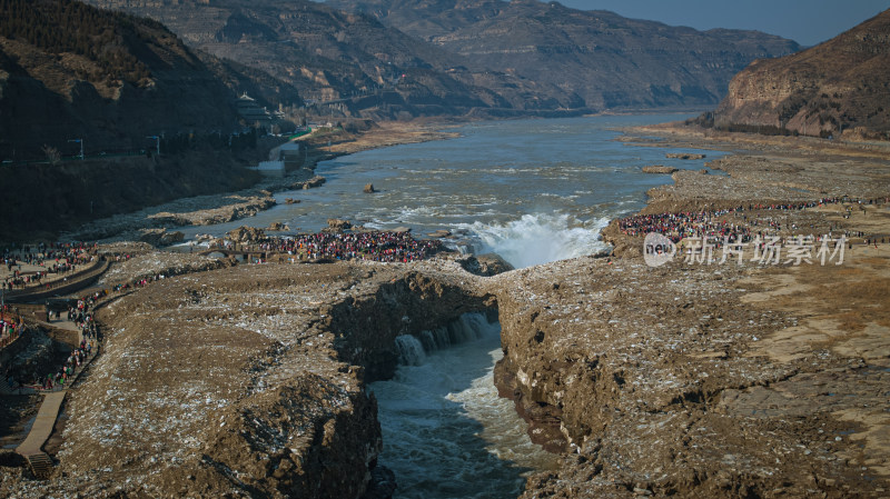 航拍壶口瀑布湍急水流