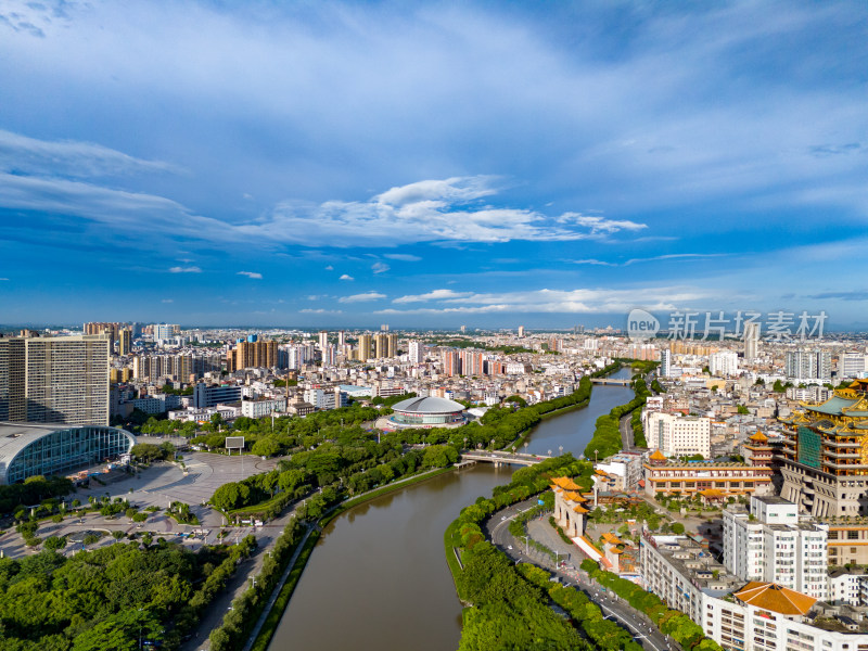 广西玉林城市大景蓝天白云航拍图