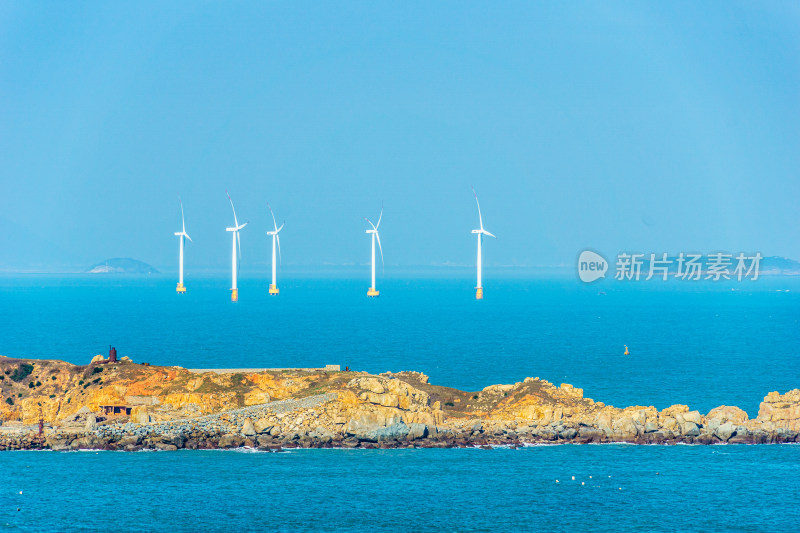 福建福州市平潭岛北部湾生态廊道海上风车阵