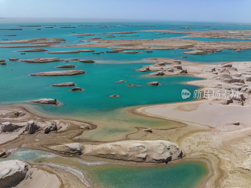 青海海西州乌素特水上雅丹奇异地貌高空航拍