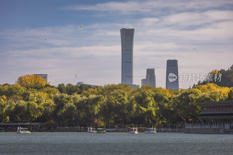 中国北京市北海公园秋色
