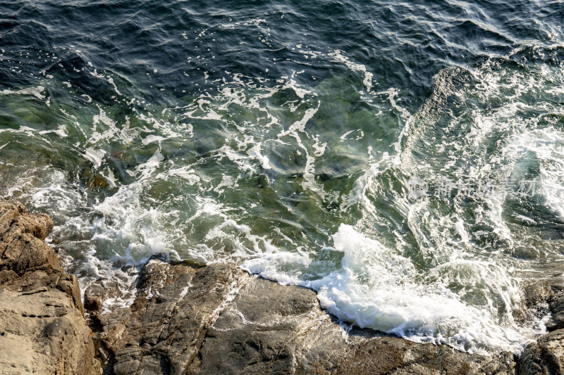 大海海浪礁石