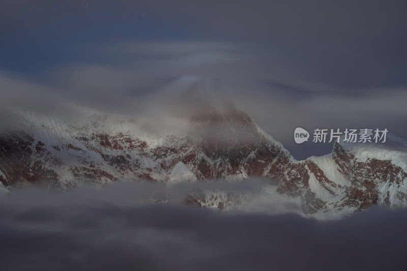 西藏林芝索松村南迦巴瓦峰雪山云海之巅