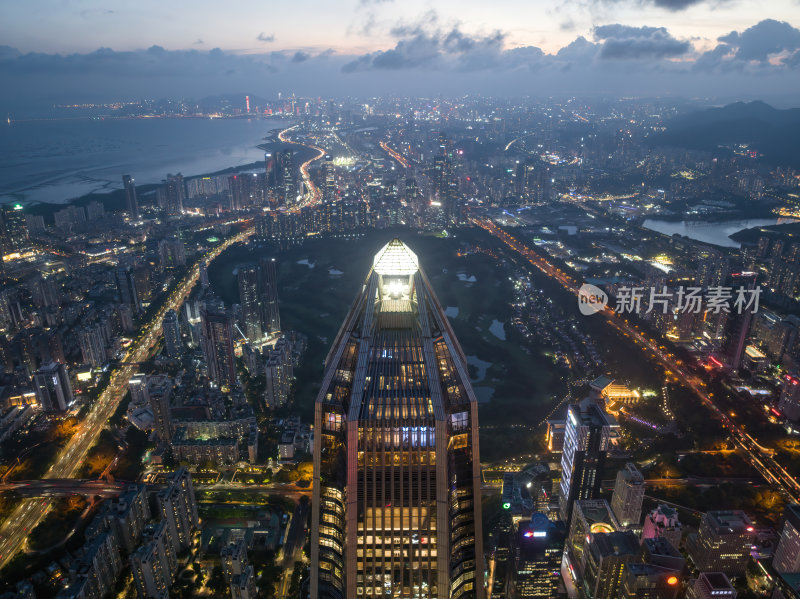 深圳福田CBD大湾区平安大厦夜景蓝调航拍