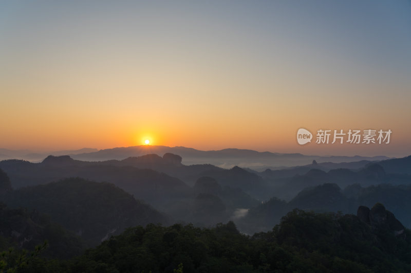 中国意境国风水墨山水云雾日出森林茶园