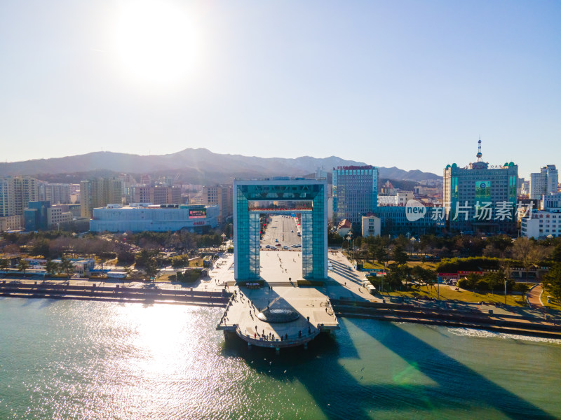 威海幸福门城市地标建筑航拍全景