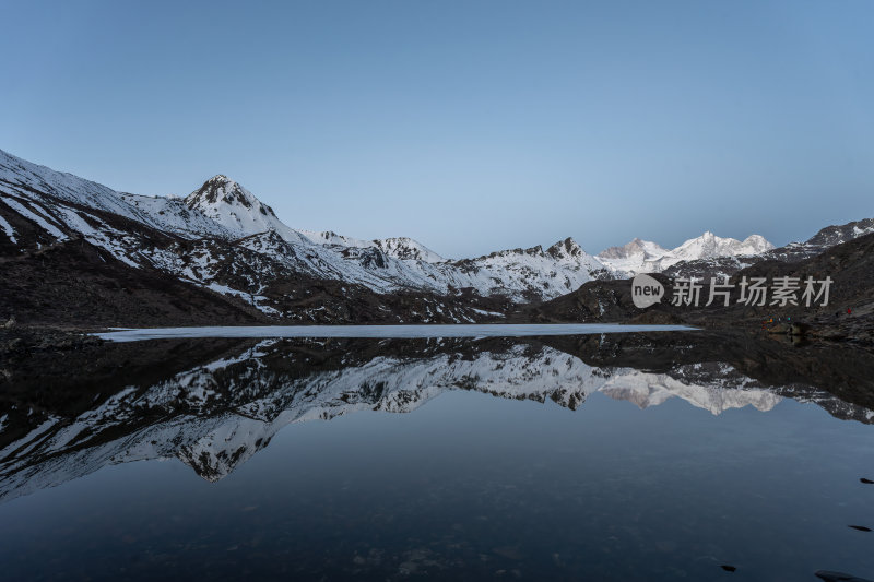 西藏日喀则珠峰东坡嘎玛沟喜马拉雅山脉雪山