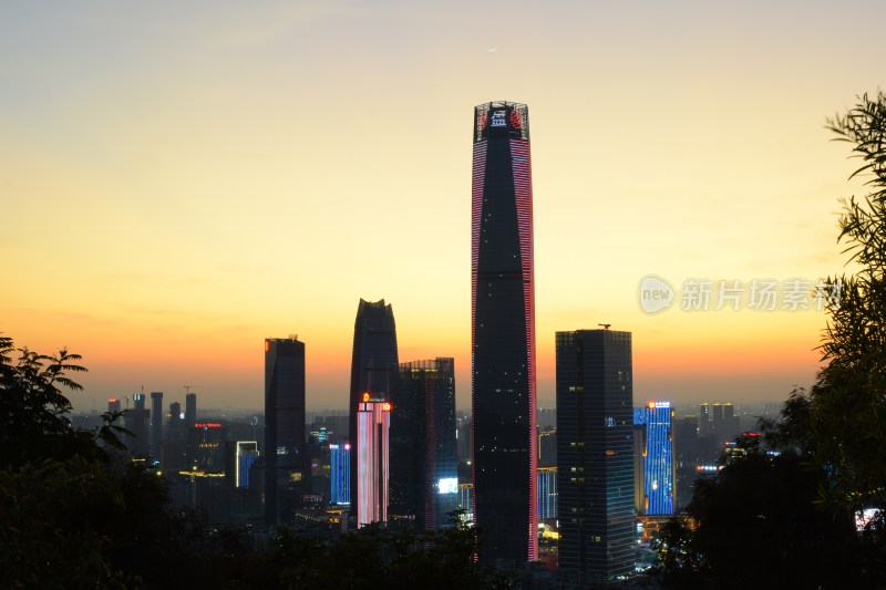 东莞天际线cbd城市高楼黄昏夜景