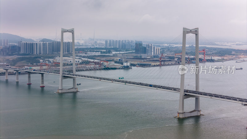 低空平流雾下的深中通道