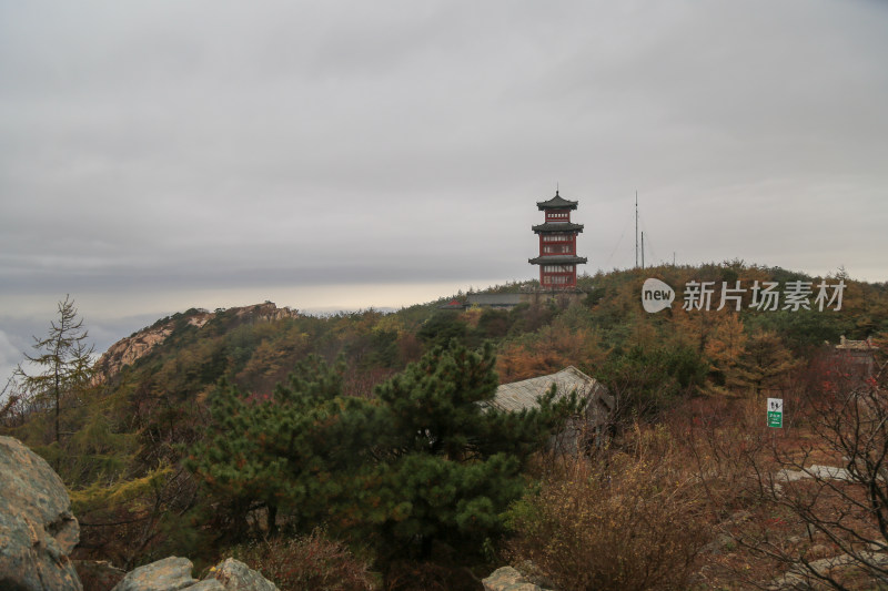 美丽泰山山顶古建筑