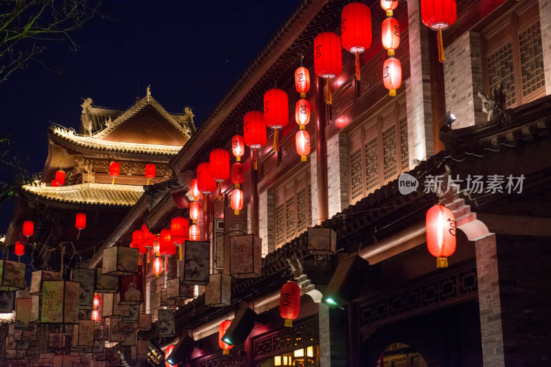 日照莒国古城夜景中式古建筑灯笼装饰