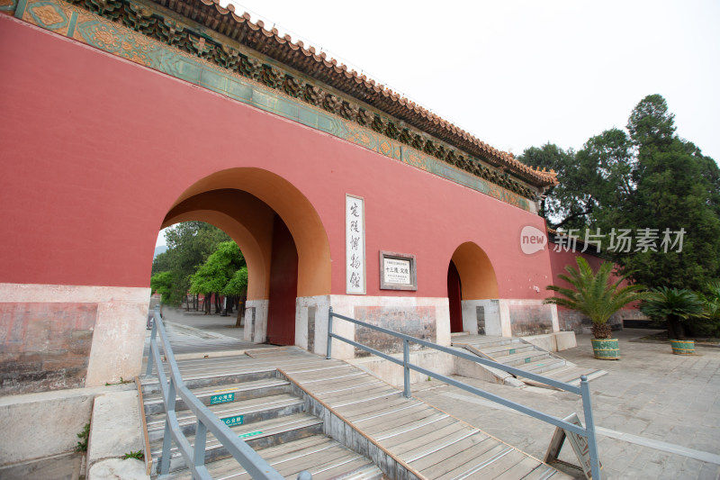 北京十三陵景区定陵博物院