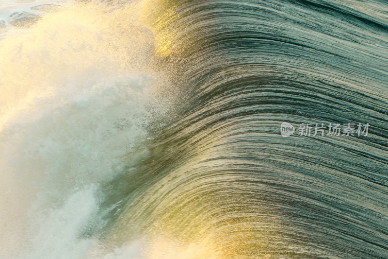 海浪波涛汹涌浪花巨浪浪潮汹涌