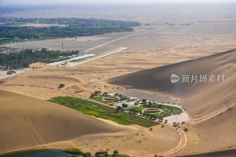 航拍月牙泉风景