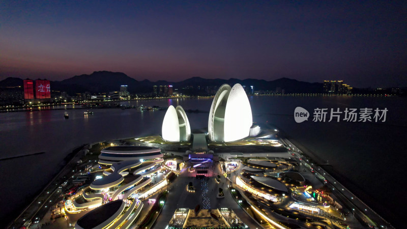 广东珠海日月贝大剧院夜景灯光航拍图