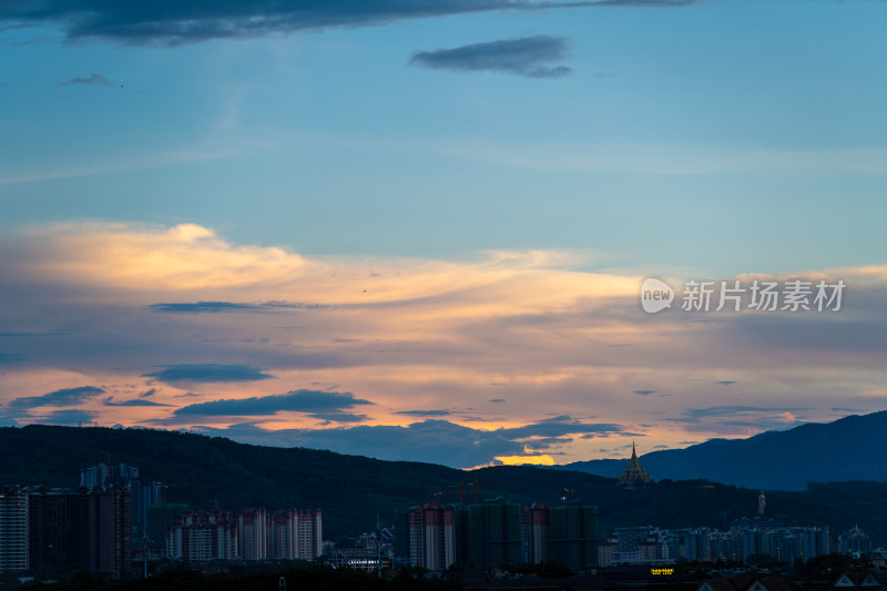 夕阳下的西双版纳景洪市城市风光