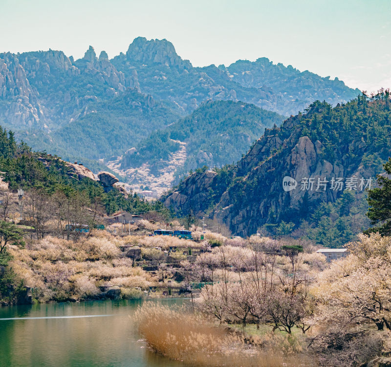 春季青岛北九水乡村风光