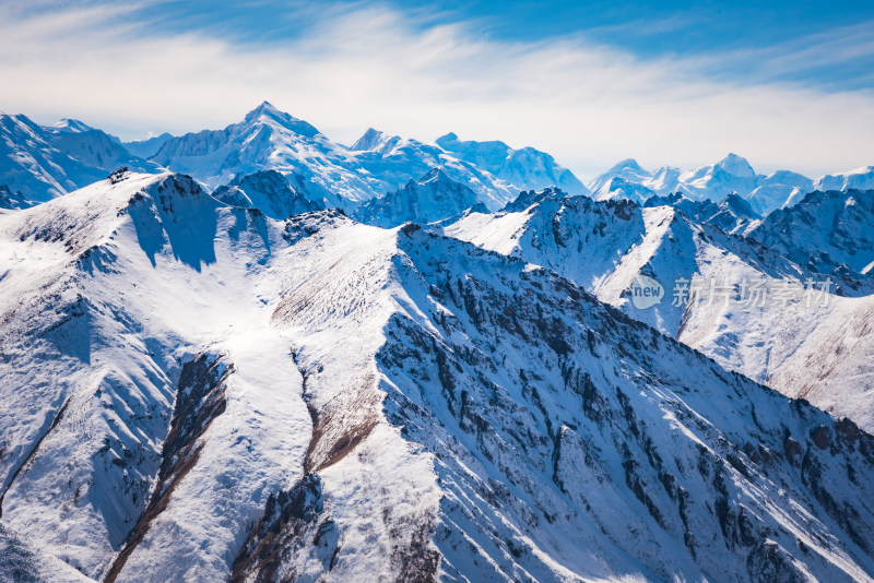 新疆天山山脉雪山山峰山脉