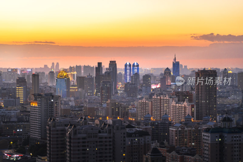 哈尔滨夜景地标性建筑龙塔