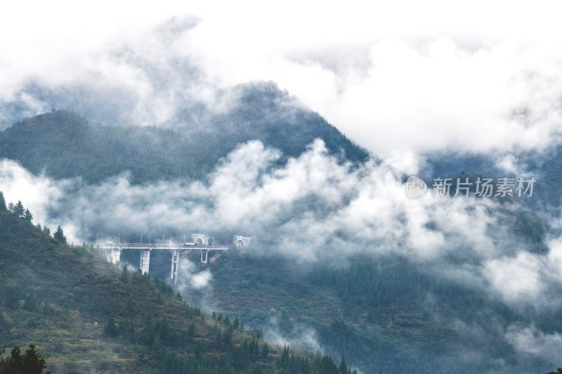 贵州沿河：雨雾乡村秋意浓