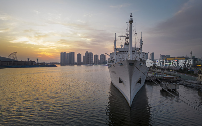 天津滨海新区海河东方公主号游轮航拍