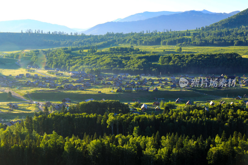 春夏季阿勒泰禾木全景