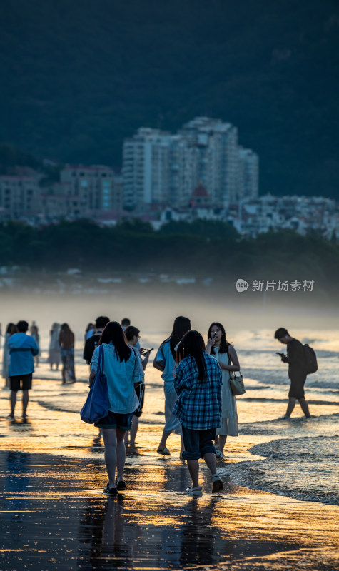 山东青岛崂山区石老人风景区海边日出景观