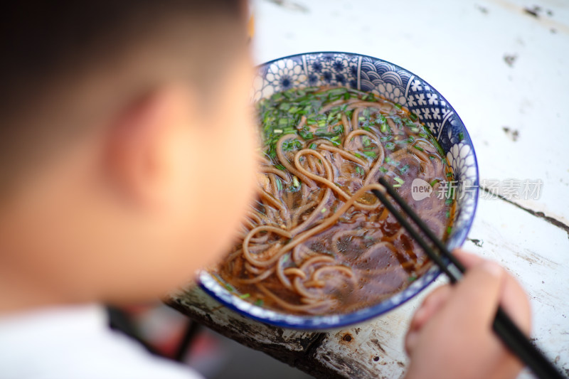 一碗正宗的饸烙面