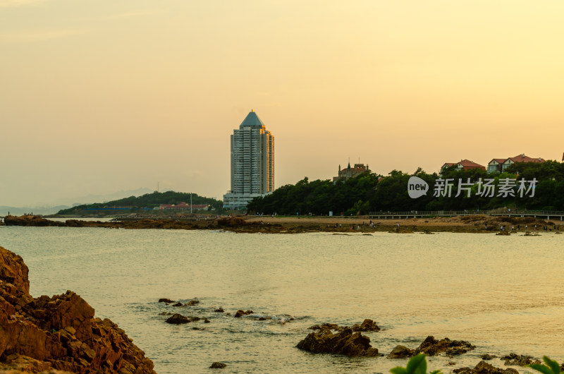 山东青岛太平角公园黄昏海滨风景