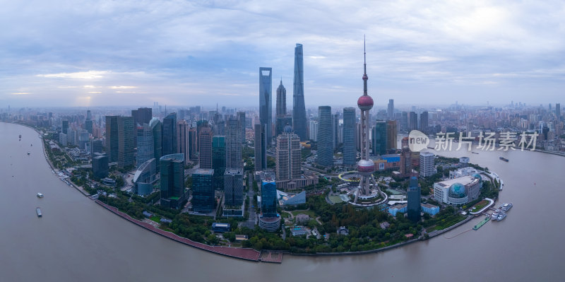 航拍上海陆家嘴和黄浦江全景