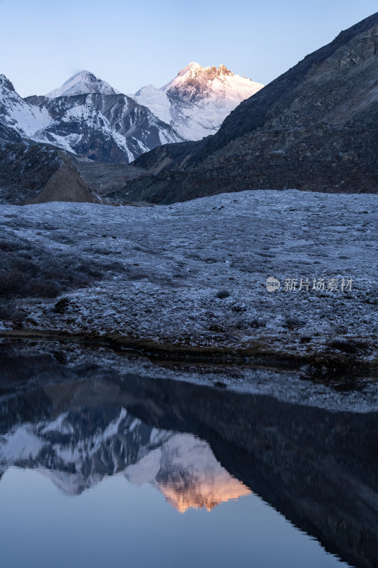 西藏日喀则珠峰东坡嘎玛沟喜马拉雅山脉雪山