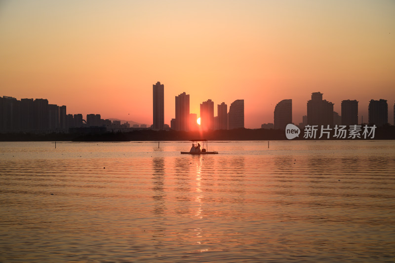 厦门海上自行车道湖畔日落景观