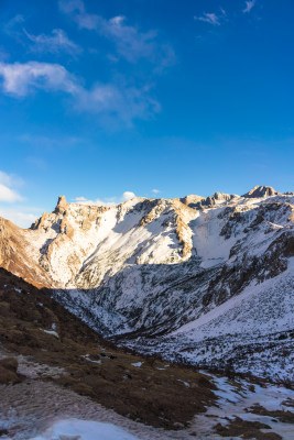 雪山蓝天自然风光