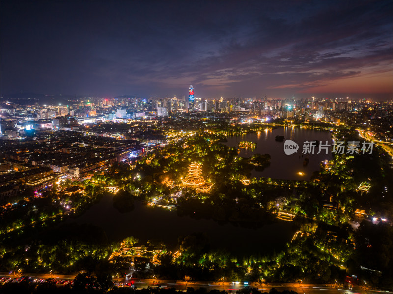 山东济南大明湖历公园历下区航拍城市夜景