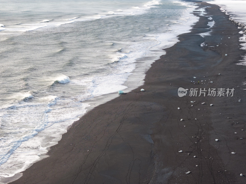 冰岛北极圈瓦特冰川钻石黑沙滩冰封纹理航拍