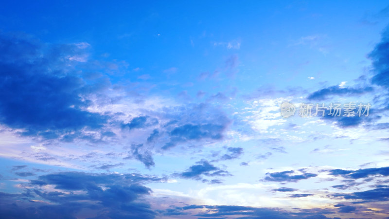 天空夕阳晚霞阳光照射云层耶稣光丁达尔效应